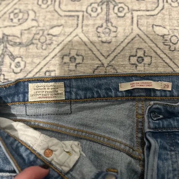 Levi’s Ribcage Straight - Picture 7 of 8